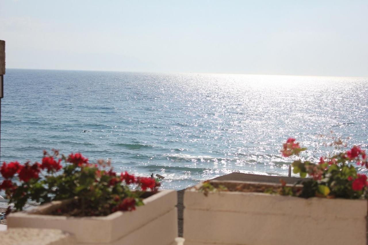 Ladies Beach Hotel Kuşadası Ngoại thất bức ảnh